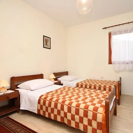 Apartment By The Sea - 9127